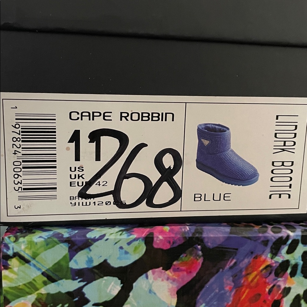 •CAPE ROBBIN• “Lindak” Rhinestone Suede Fur-Lined Booties - Blue // NIB - Picture 13 of 13